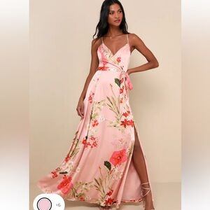 Maxi dress with high slit